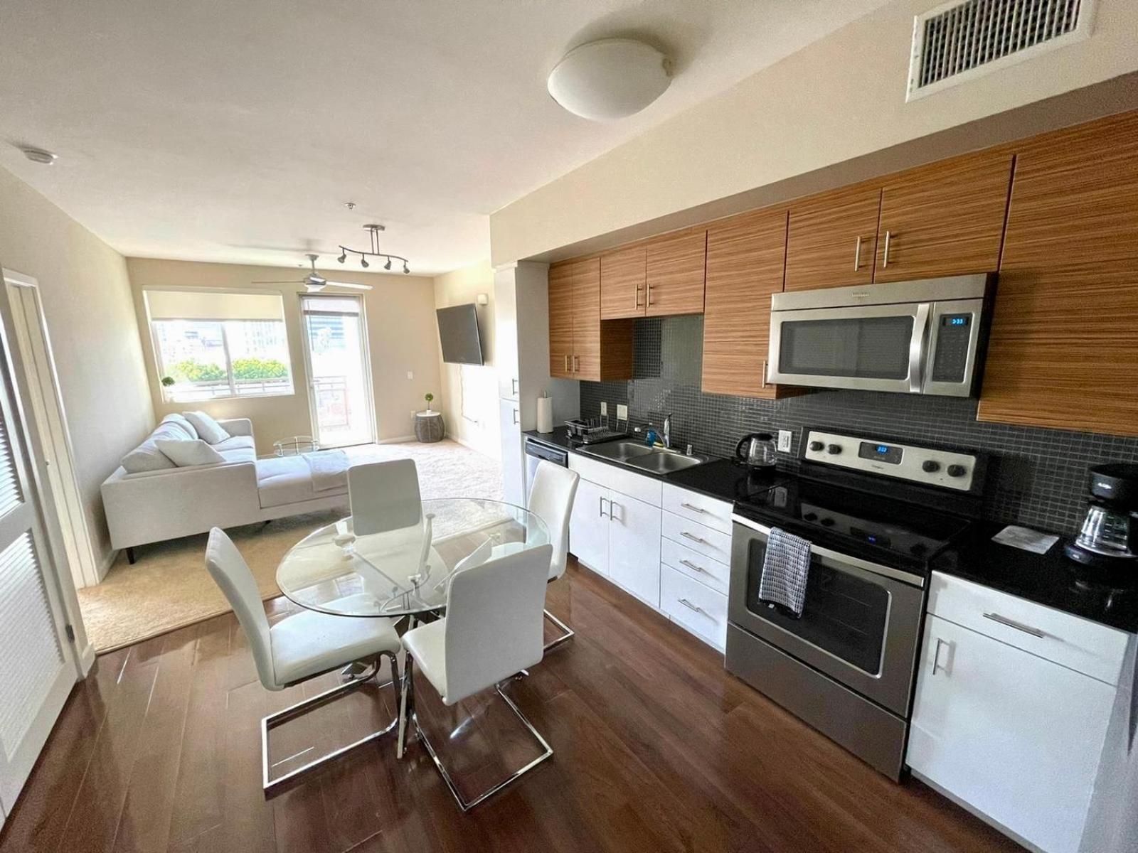 Luxury 2 Bedroom 2 Bathroom With Fitness Center And Pool Los Angeles Bagian luar foto